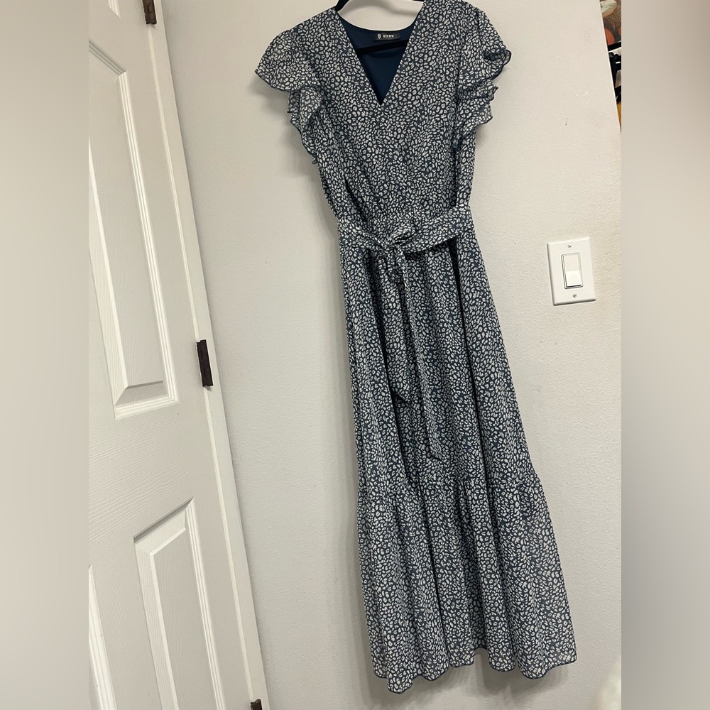 Elegant Blue Floral Dress